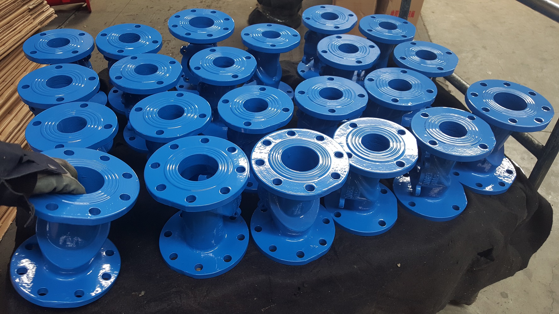 Blue coated ductile iron pipe fittings