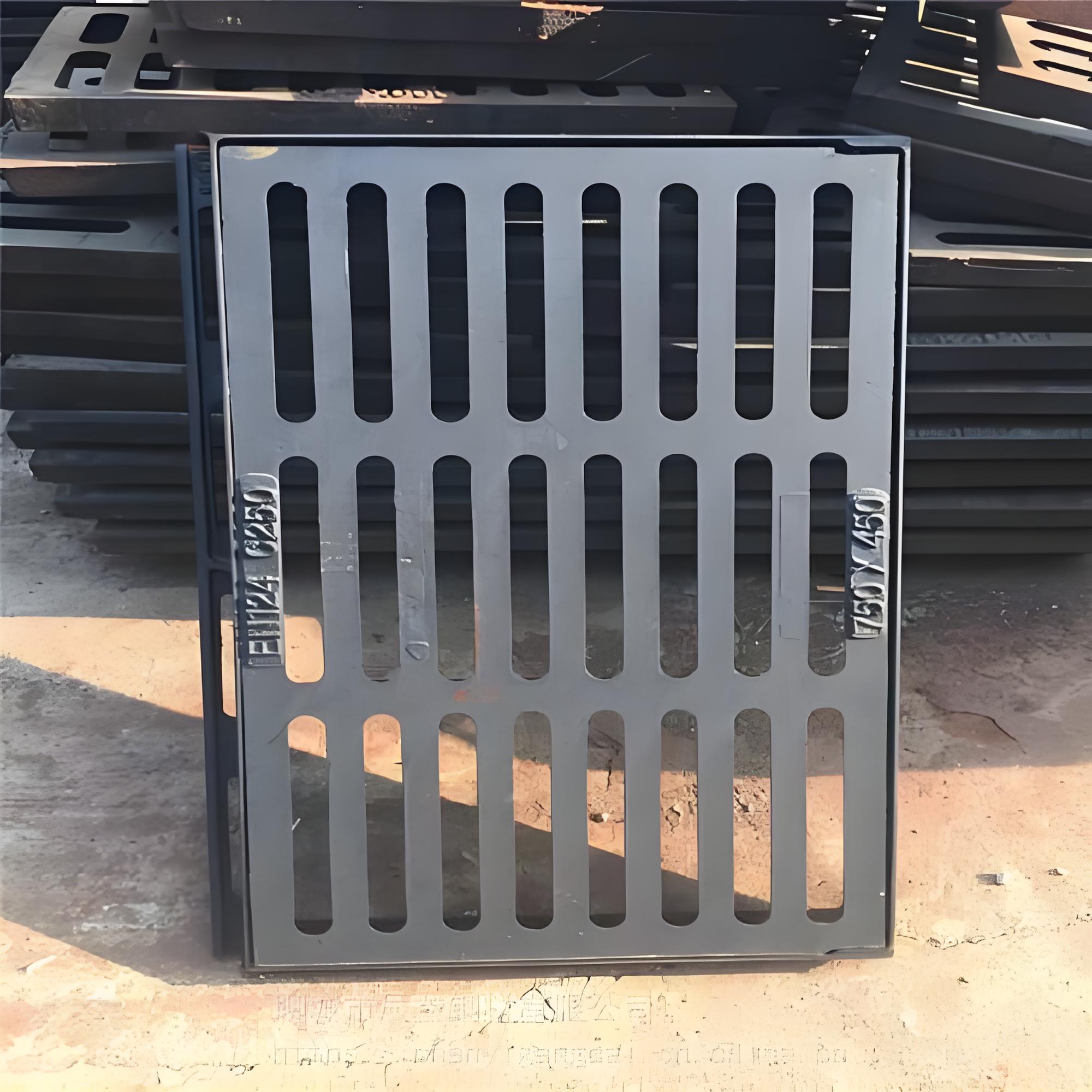 Rectangular ductile iron drainage grating