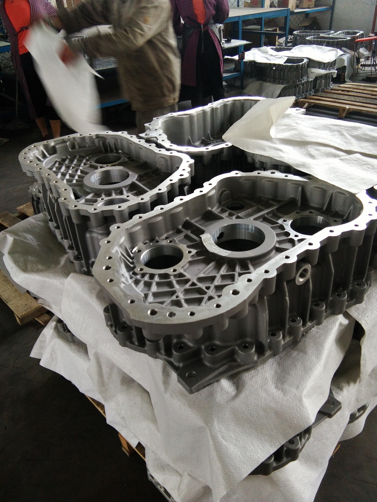 Precision machined aluminium transmission housings for OEM machinery supply